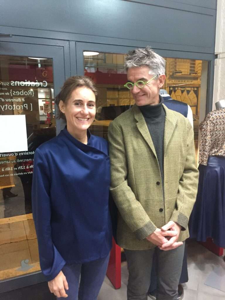 Veste femme bleue électrique et veste homme en tweed sur-mesure