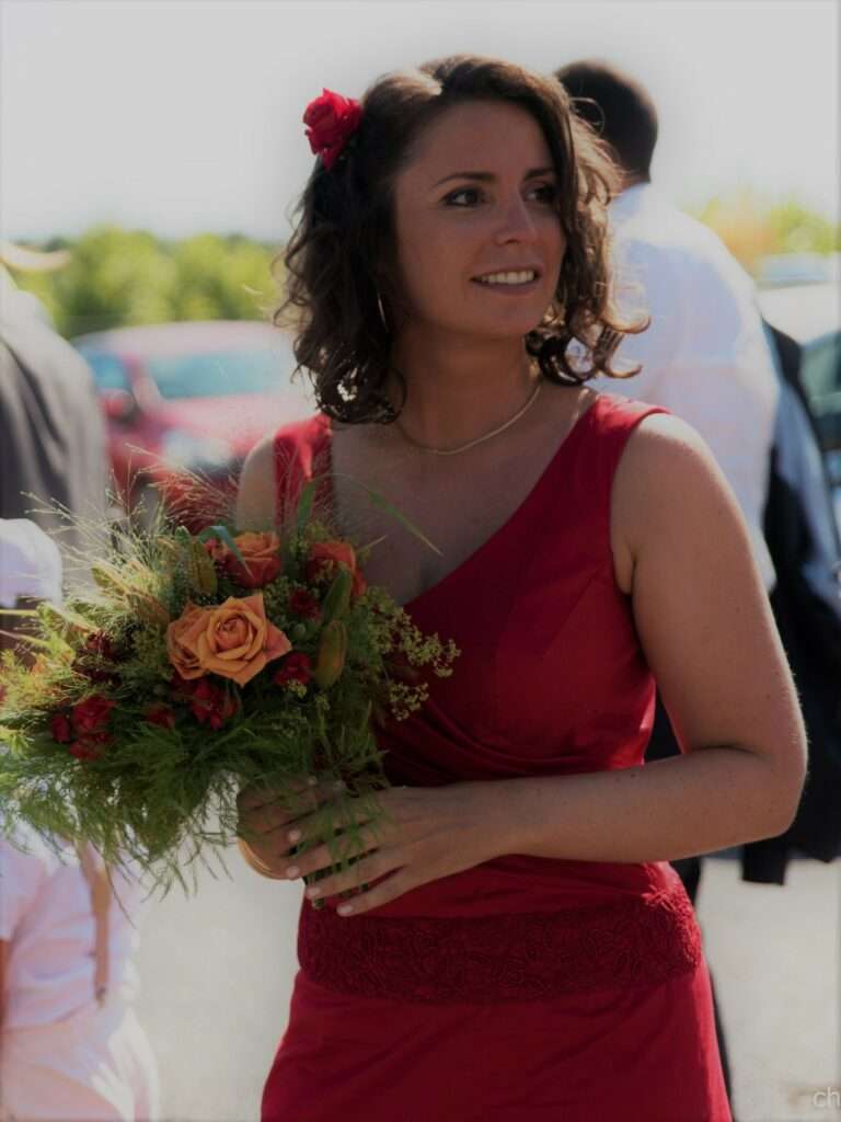 Robe de cérémonie rouge guipure sur-mesure-volants-style-espagnol